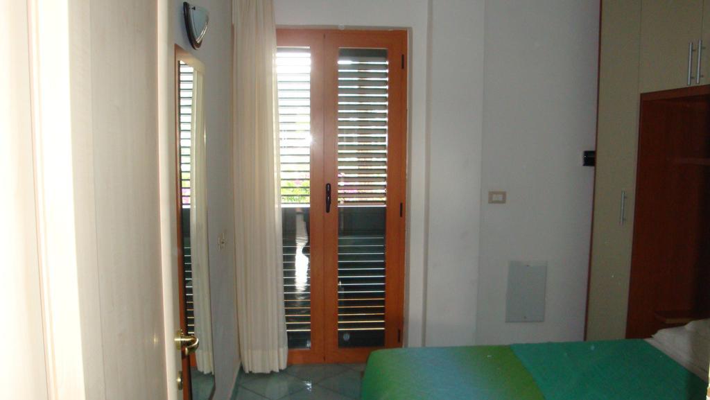 Ischia Uno Residence Forio di Ischia 객실 사진